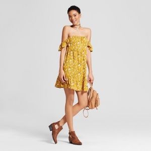 Yellow off the should tired ruffle dress